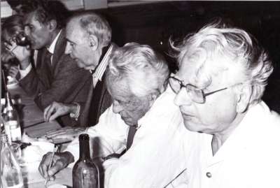 De droite à gauche, Michel Décaudin, Paul-Emile Victor, Georges Petitfaux, Louis Barnier. Années 70