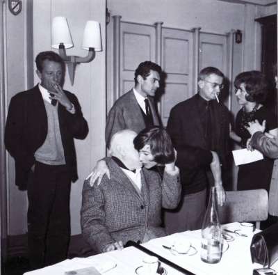 De gauche à droite, Henri Robillot, assis, le Baron Mollet, Jeanne Hérisson, derrière, Louis Barnier, Emmanuel Peillet, Françoise Gilot. 85ème anniversaire du Baron Mollet, 24 octobre 1962